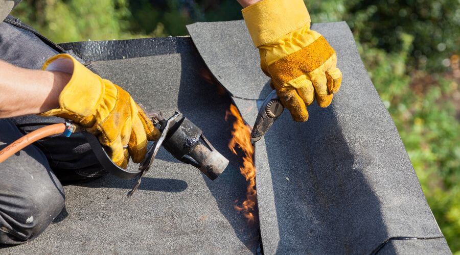 Professional gutter cleaning in Neptune Beach, FL